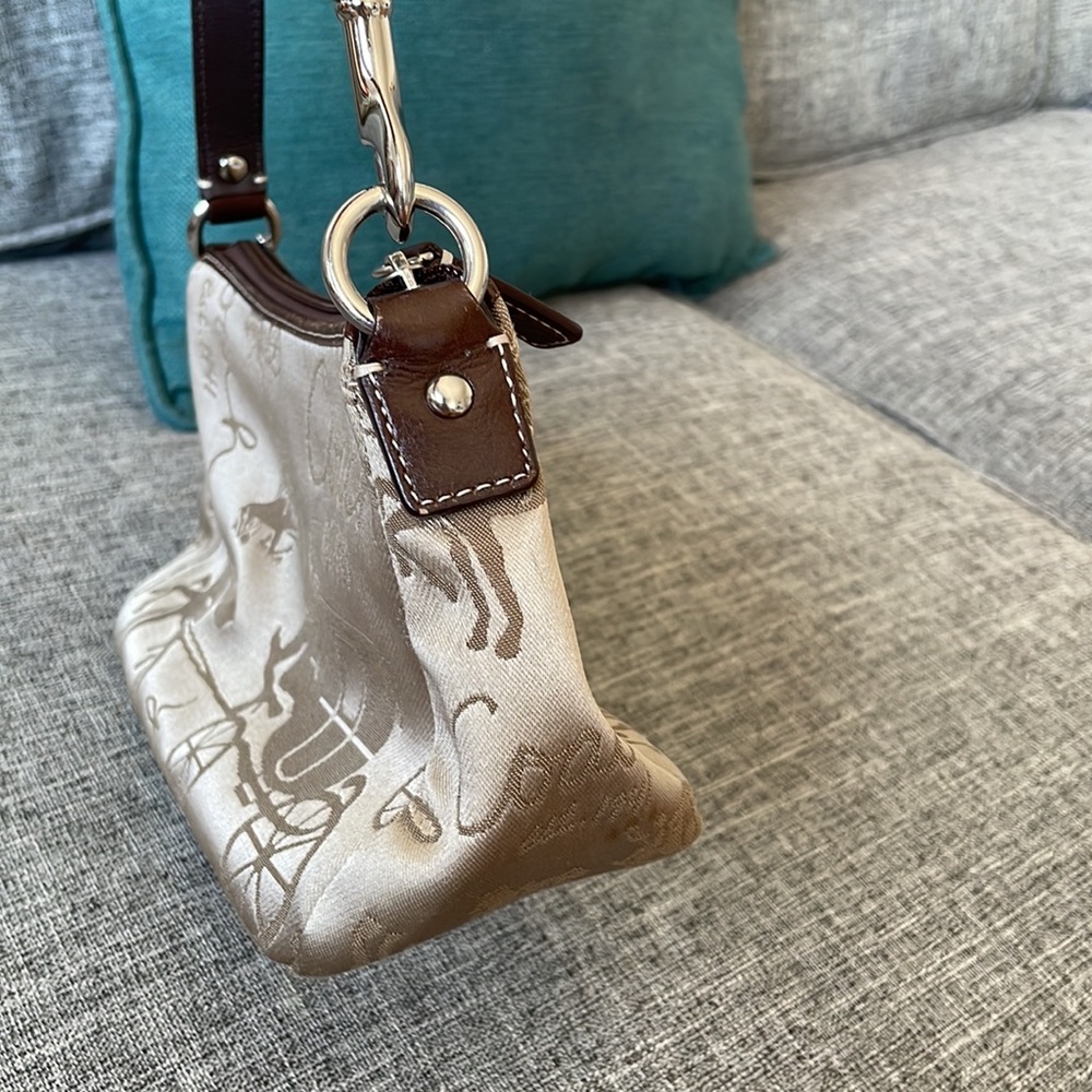 ***SOLD***Vintage Coach Wristlet - Picture 4 of 7